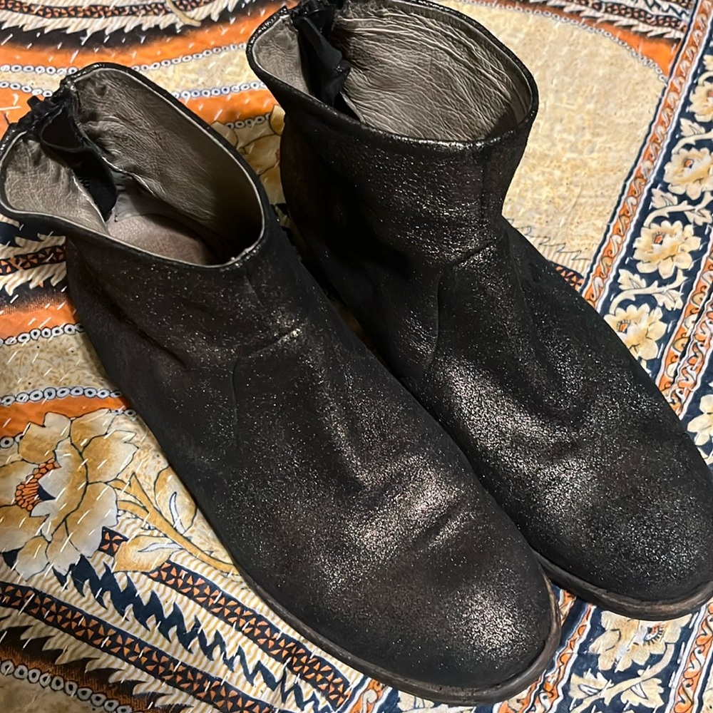 Vialis Metallic (soft) Leather Back Zip Ankle Boots. Handmade in Spain